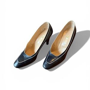 Vintage Gucci Pumps 1980s Pumps size 38/7.5 Navy Blue/Black/White leather